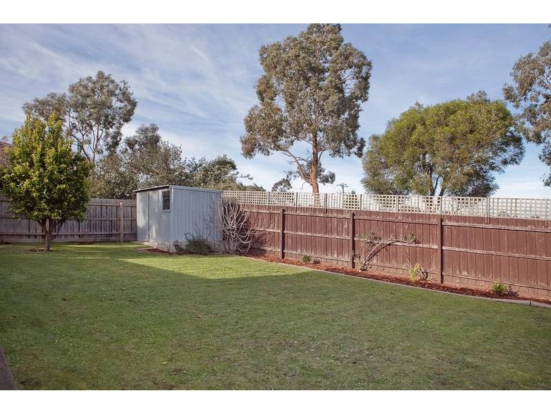 8 Edis Court, Endeavour Hills VIC 3802