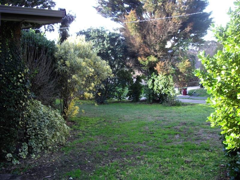 307 Hallam North Road, Lysterfield South VIC 3156