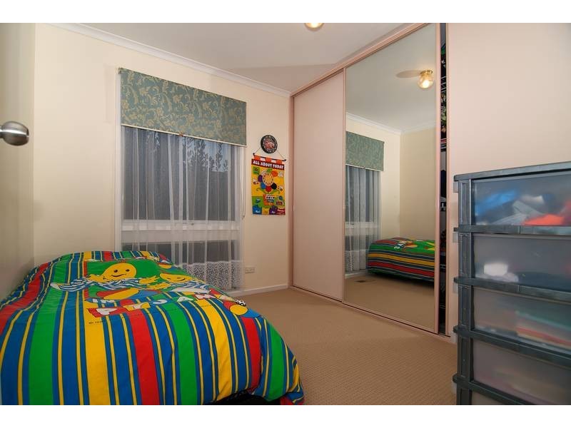 8 Harvey Place, Endeavour Hills VIC 3802