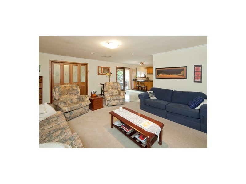 265 James Cook Drive, Endeavour Hills VIC 3802