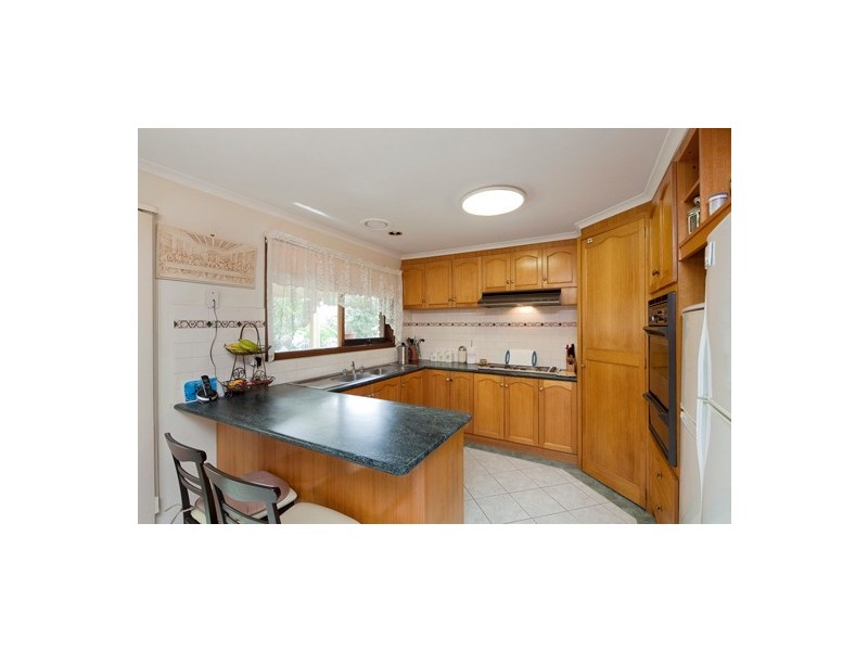 265 James Cook Drive, Endeavour Hills VIC 3802