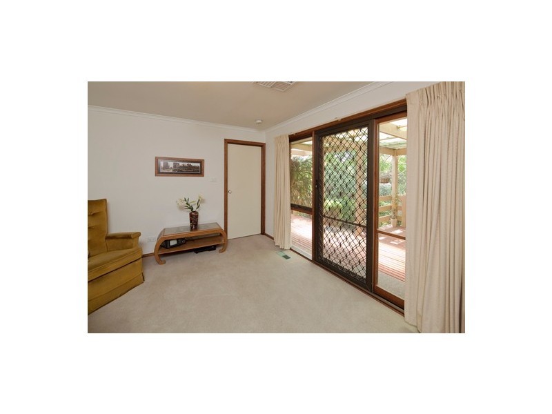 265 James Cook Drive, Endeavour Hills VIC 3802