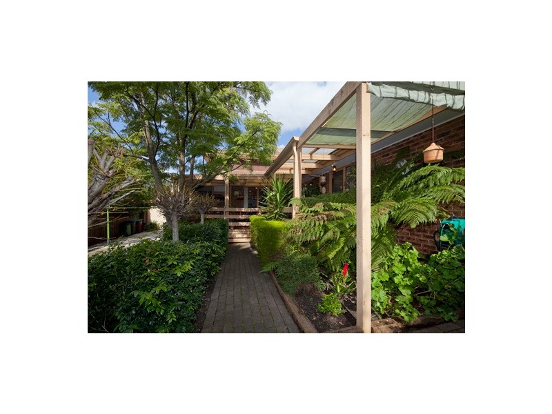 265 James Cook Drive, Endeavour Hills VIC 3802