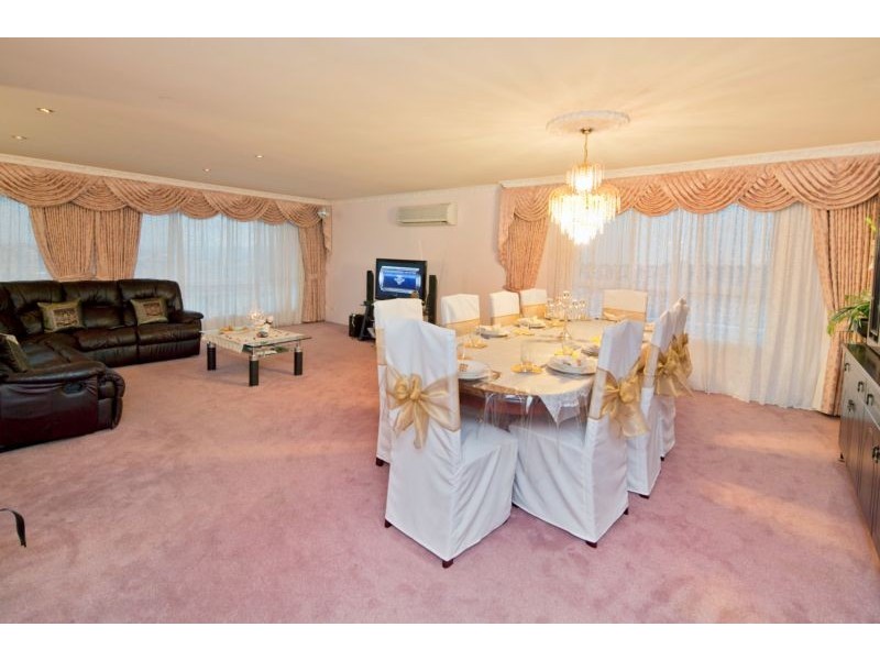 36 David Collins Drive, Endeavour Hills VIC 3802