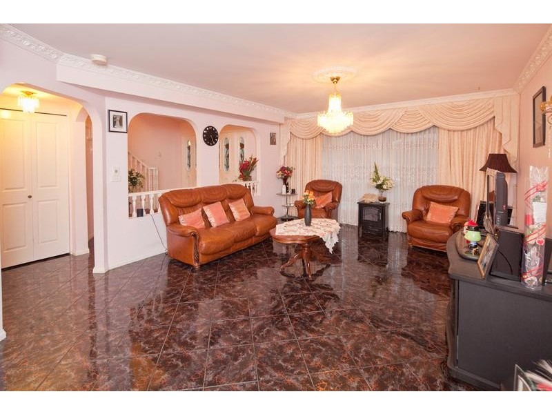 36 David Collins Drive, Endeavour Hills VIC 3802