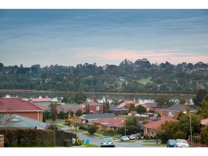 36 David Collins Drive, Endeavour Hills VIC 3802
