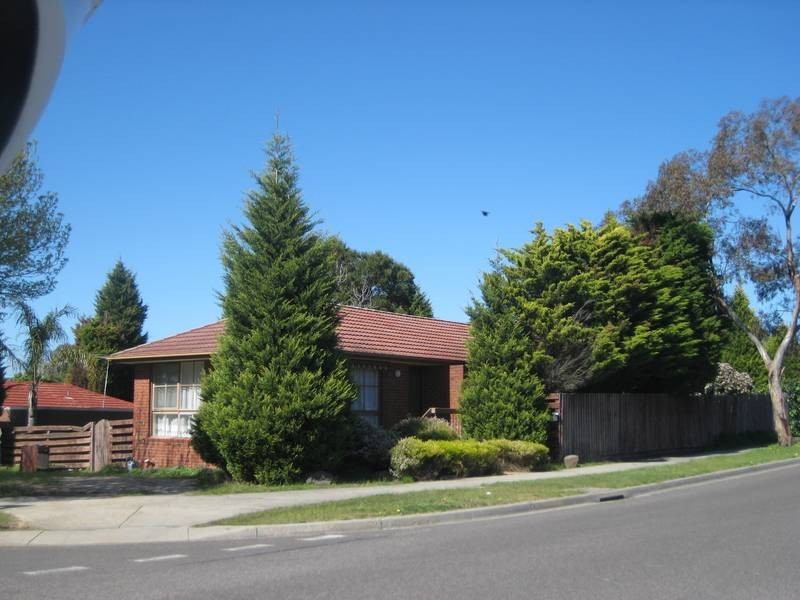 2 Primrose Hill Close, Endeavour Hills VIC 3802