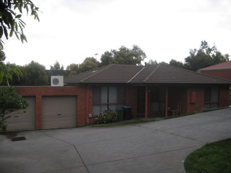 2/9 John Hunter Drive, Endeavour Hills VIC 3802