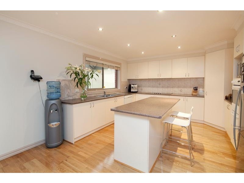 6 Bedwell Court, Endeavour Hills VIC 3802