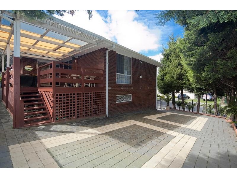 1 Edward Freeth Drive, Endeavour Hills VIC 3802