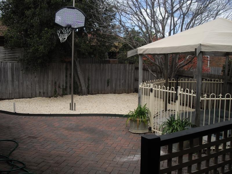 16 Showjump Crescent, Endeavour Hills VIC 3802
