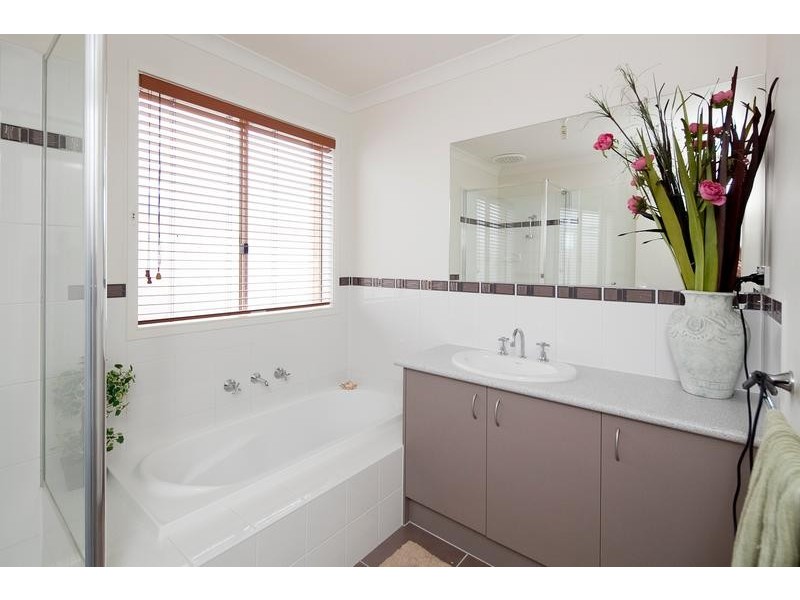 29 Syme Road, Pakenham VIC 3810