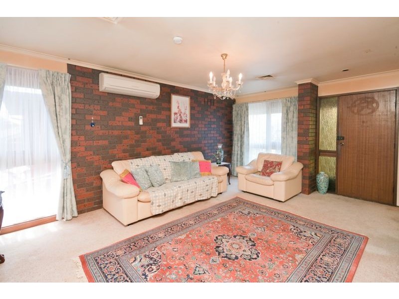 13 Goodjohn Court, Endeavour Hills VIC 3802