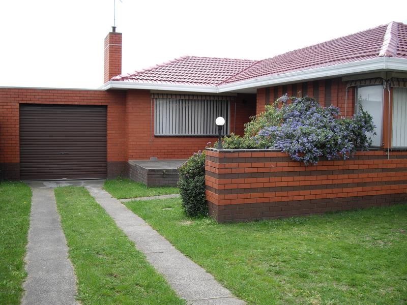 1 Peter Court, Dandenong VIC 3175