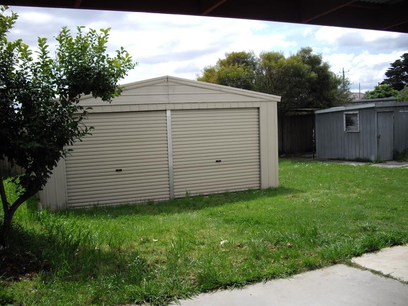 1 Peter Court, Dandenong VIC 3175