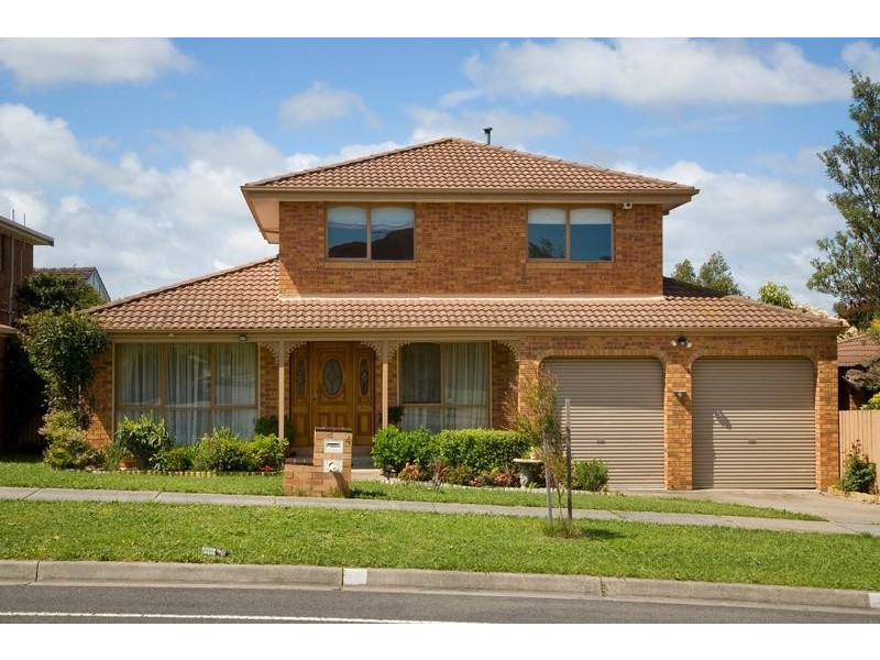 4 Granton Ave, Endeavour Hills VIC 3802