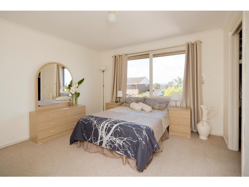 4 Granton Ave, Endeavour Hills VIC 3802