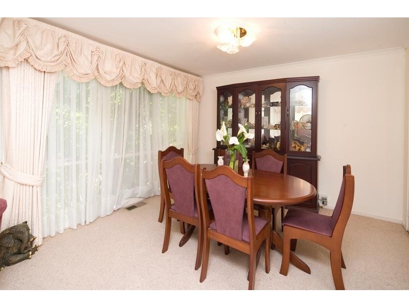 4 Granton Ave, Endeavour Hills VIC 3802