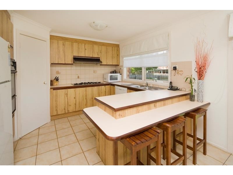 4 Granton Ave, Endeavour Hills VIC 3802