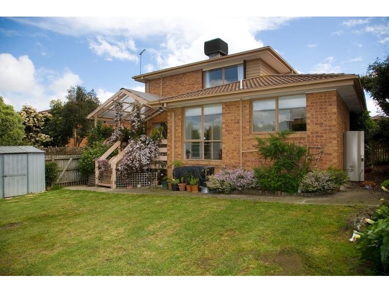 4 Granton Ave, Endeavour Hills VIC 3802