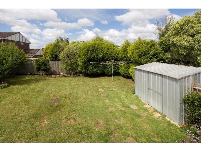 4 Granton Ave, Endeavour Hills VIC 3802