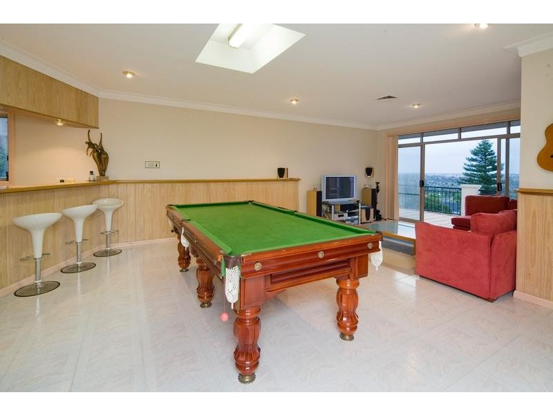 18 Monkhouse Drive, Endeavour Hills VIC 3802