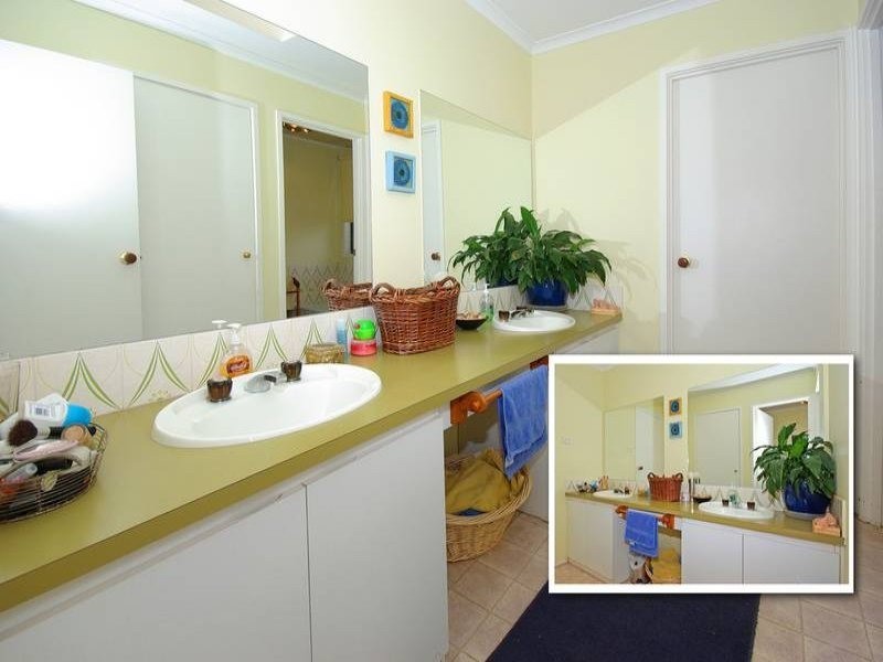 8 Wycombe Rise, Hampton Park VIC 3976