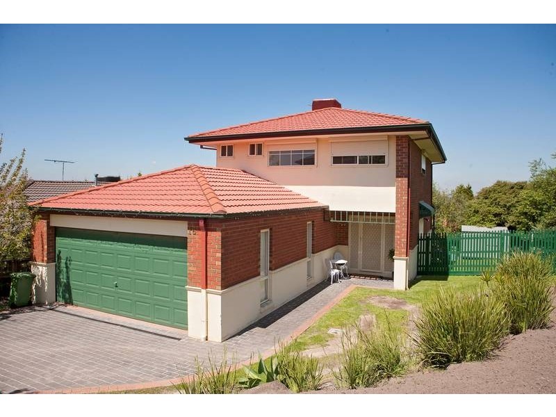 16 Hellyer Way, Endeavour Hills VIC 3802
