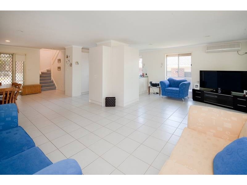16 Hellyer Way, Endeavour Hills VIC 3802