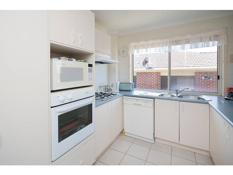 16 Hellyer Way, Endeavour Hills VIC 3802