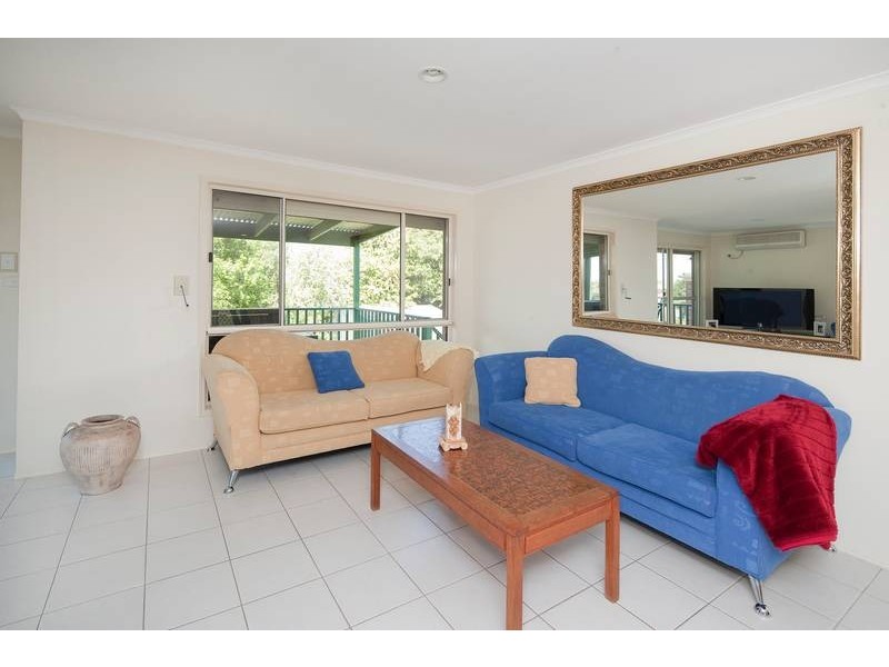 16 Hellyer Way, Endeavour Hills VIC 3802