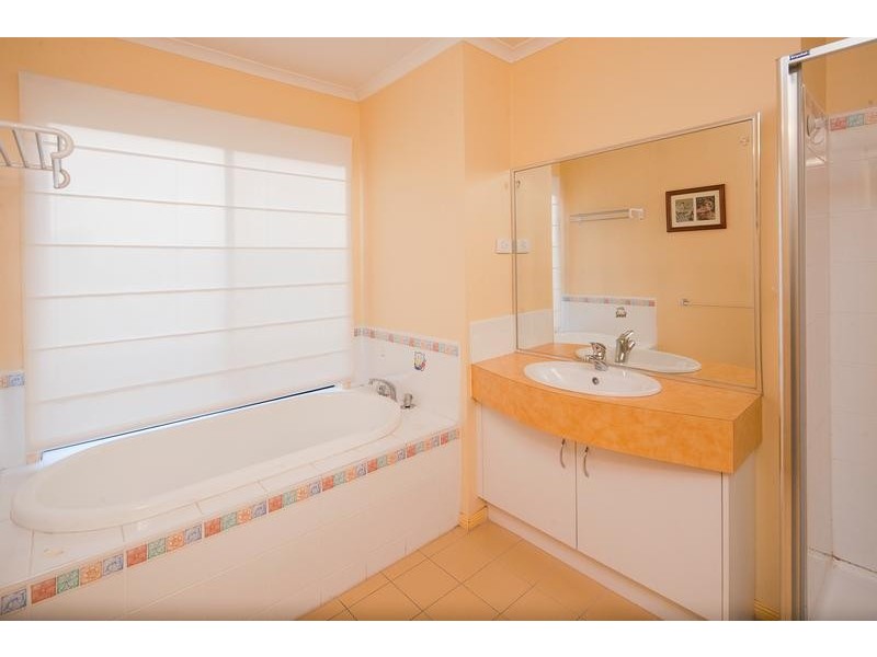 4 Daffodil Court, Endeavour Hills VIC 3802