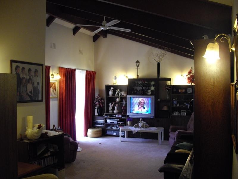 6 James Cook Drive, Endeavour Hills VIC 3802