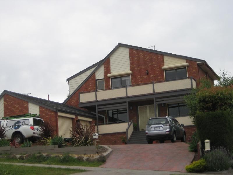 114 John Fawkner Drive, Endeavour Hills VIC 3802