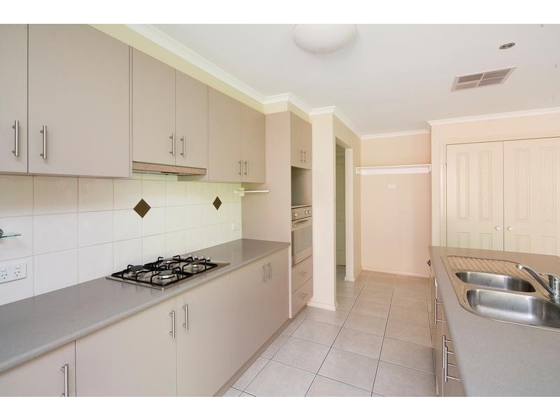 34 Meadowlands Way, Berwick VIC 3806