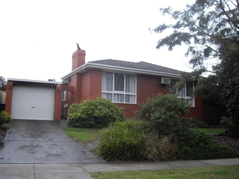 39 Clifton Way, Endeavour Hills VIC 3802