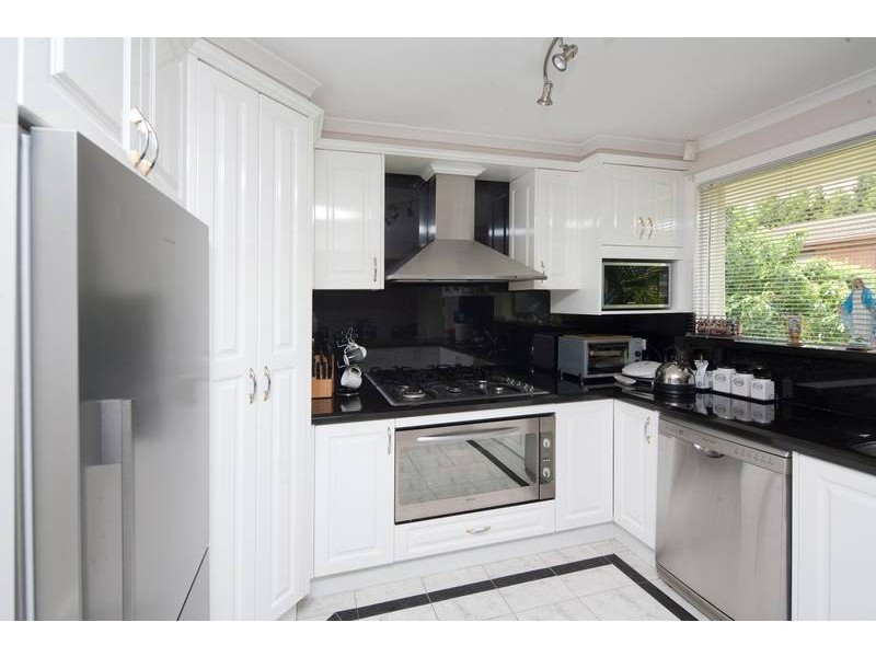 6 Lauriston Drive, Endeavour Hills VIC 3802