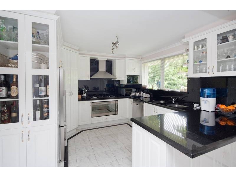 6 Lauriston Drive, Endeavour Hills VIC 3802