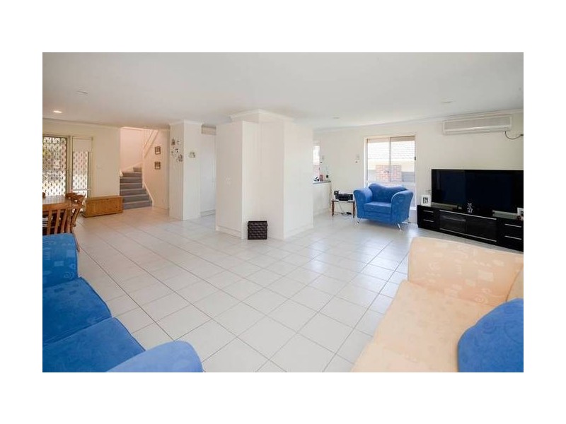 16 Hellyer Way, Endeavour Hills VIC 3802