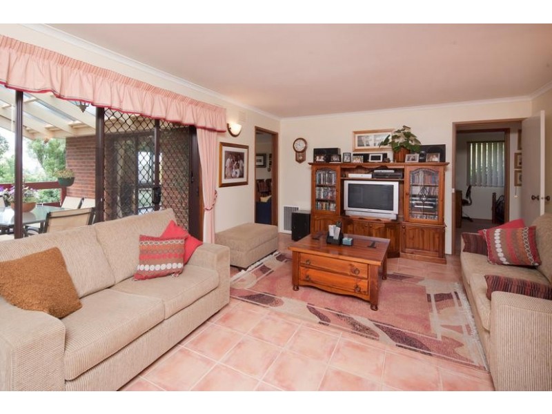 2 Hobbs Court, Endeavour Hills VIC 3802