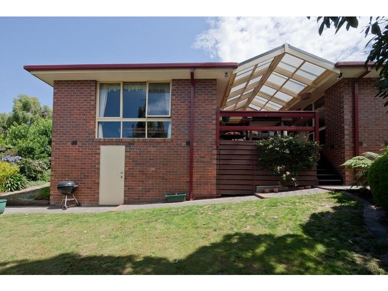 2 Hobbs Court, Endeavour Hills VIC 3802