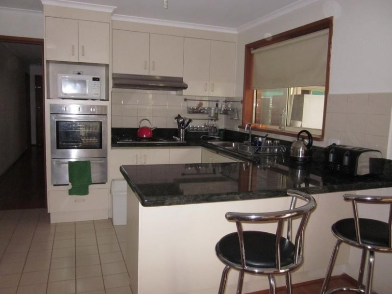 16 Sandhurst Mews, Hampton Park VIC 3976