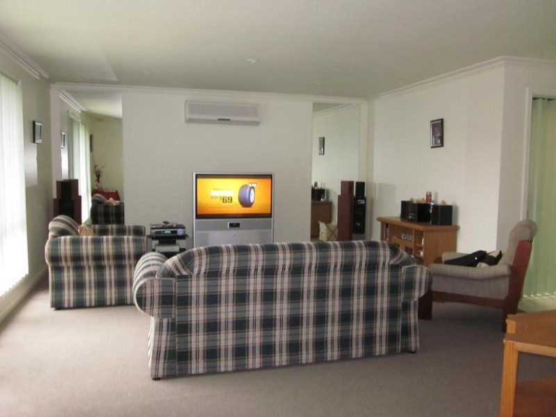 1/25 John Hunter Drive, Endeavour Hills VIC 3802