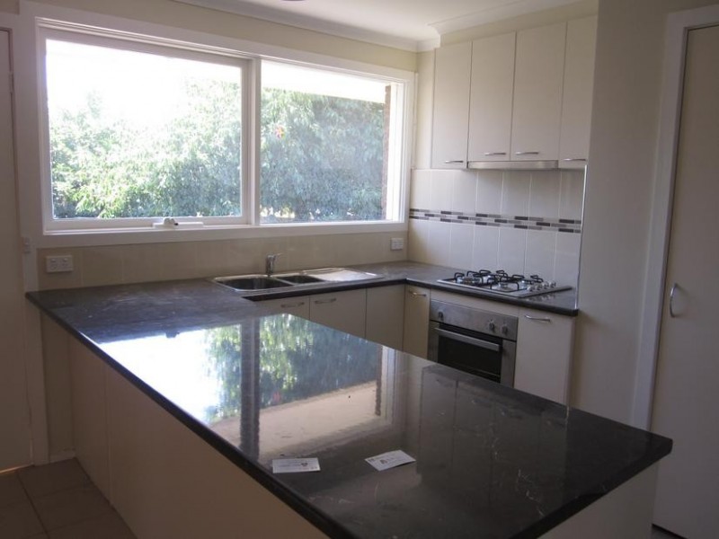 4 Bridle Court, Endeavour Hills VIC 3802