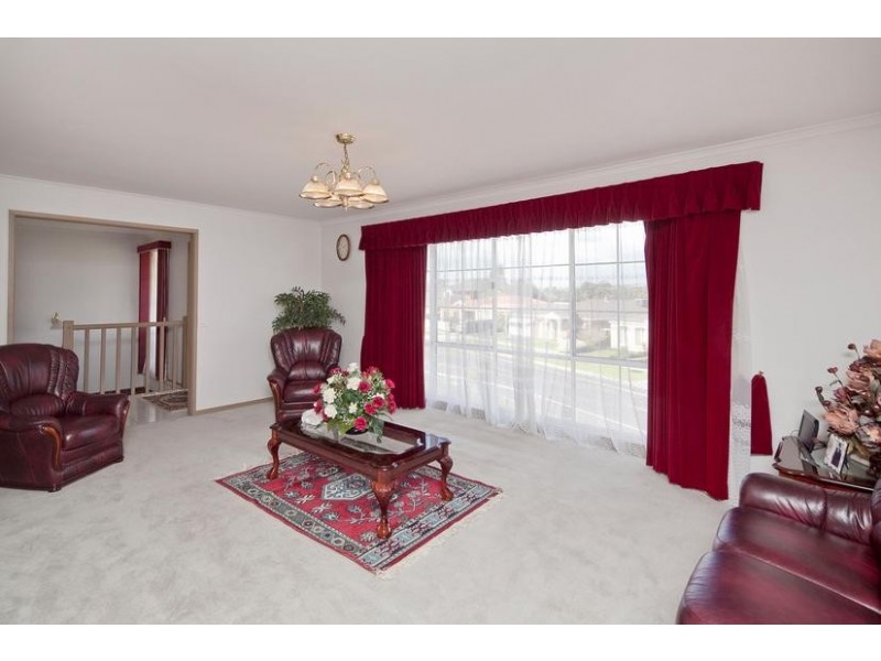 1 Edwardfreeth Drive, Endeavour Hills VIC 3802