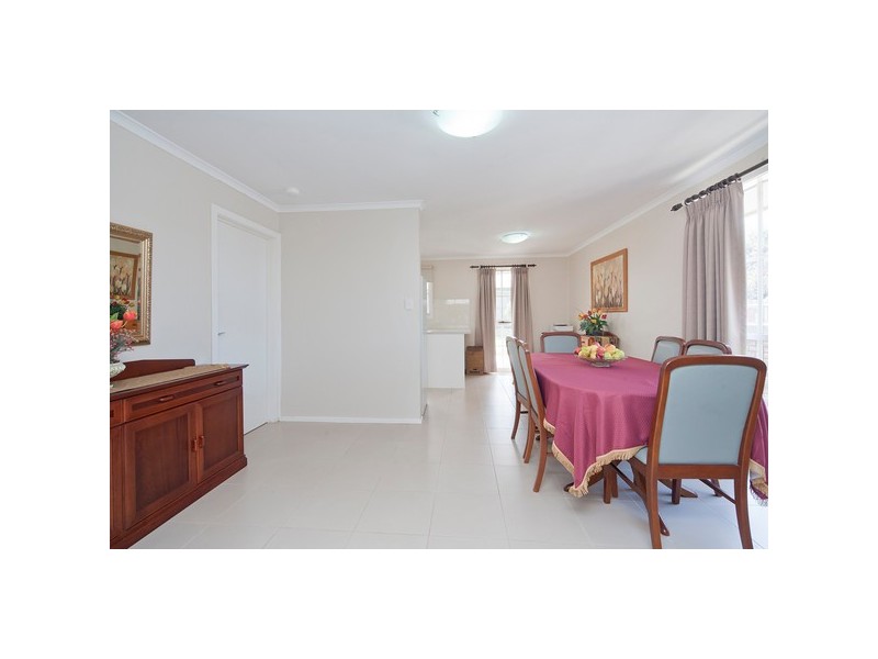 8 William Perry Close, Endeavour Hills VIC 3802