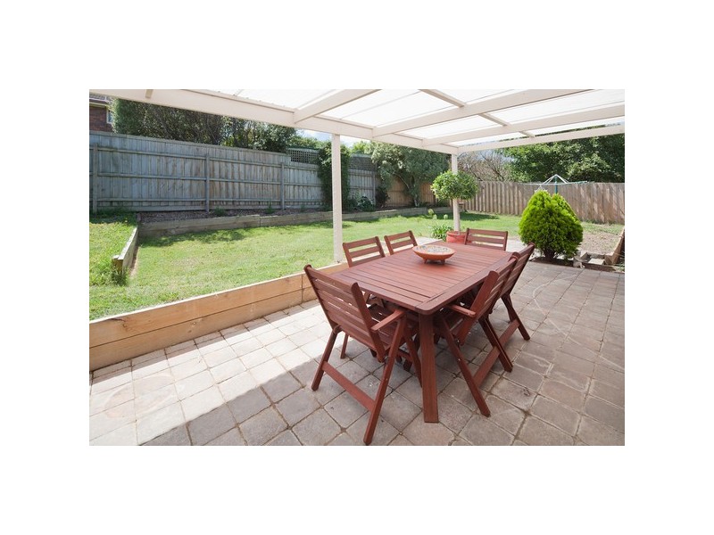 8 William Perry Close, Endeavour Hills VIC 3802