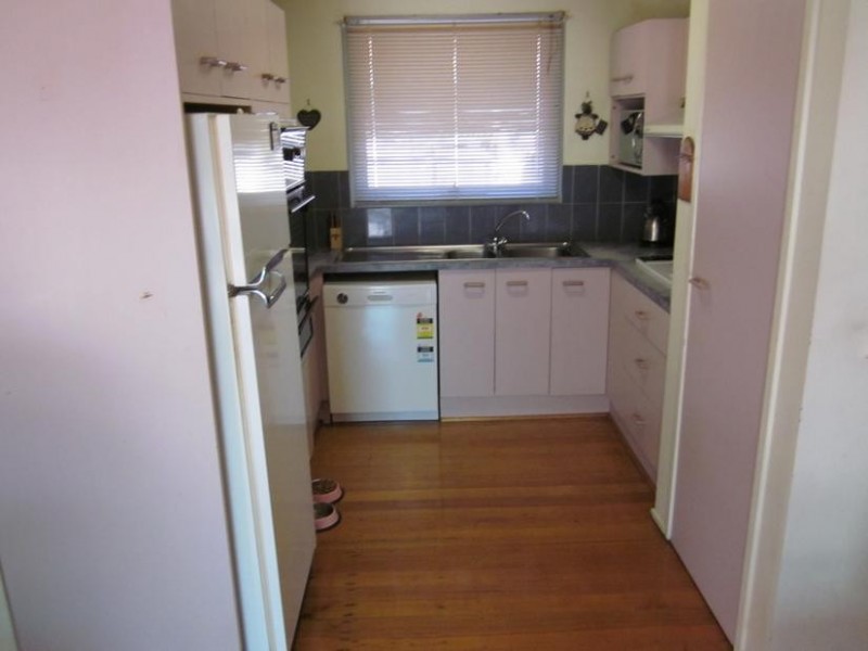 50 John Fawkner Drive, Endeavour Hills VIC 3802