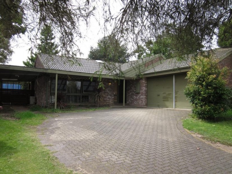 16 Quirk Court, Endeavour Hills VIC 3802