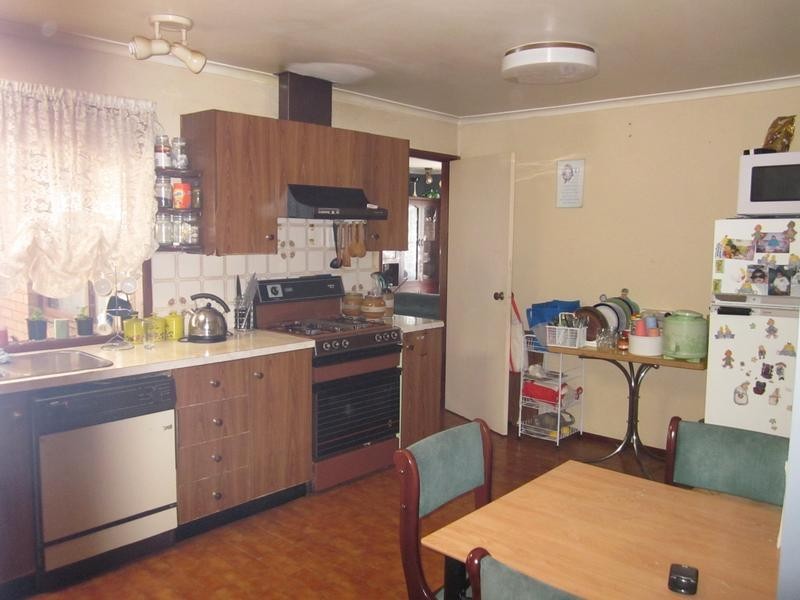 32 Grove End Road, Endeavour Hills VIC 3802